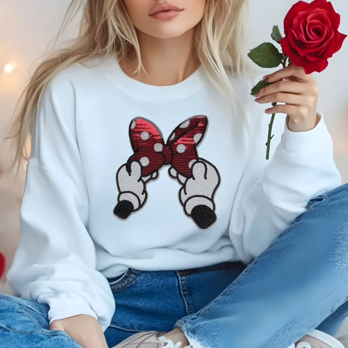 Minnie hands sweater