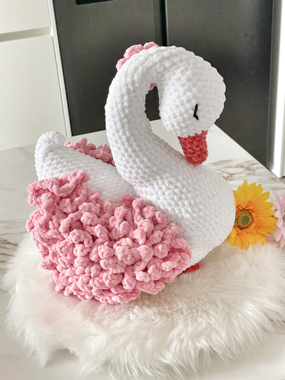 Stunning crochetted Swan