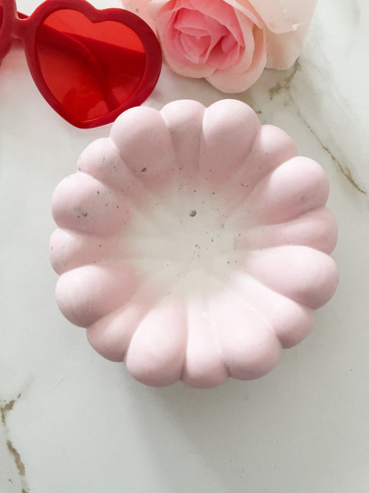 Jesmonite Scallop Dish – Soft Pink